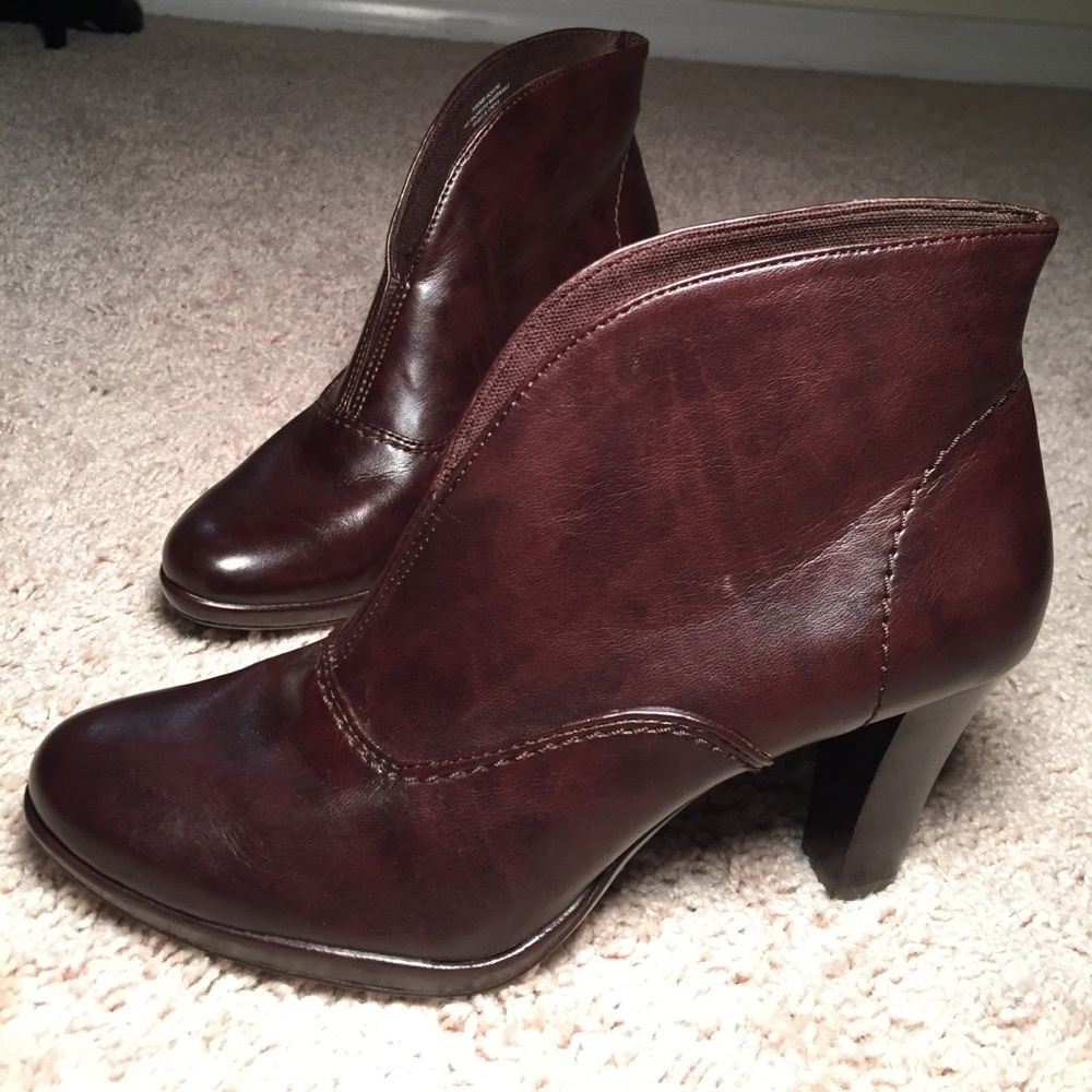 ❤️Victoria Spender Brown ankle booties❤️